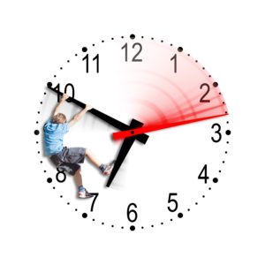 A boy plays with the time - Un bimbo gioca con il tempo